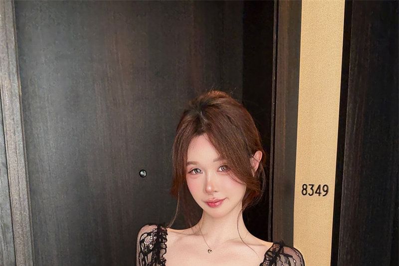 Ruching V-Neck Long Sleeve Blouse