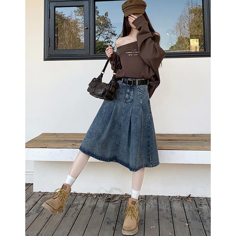 Denim Midi A-Line Skirt with Pleated Accents