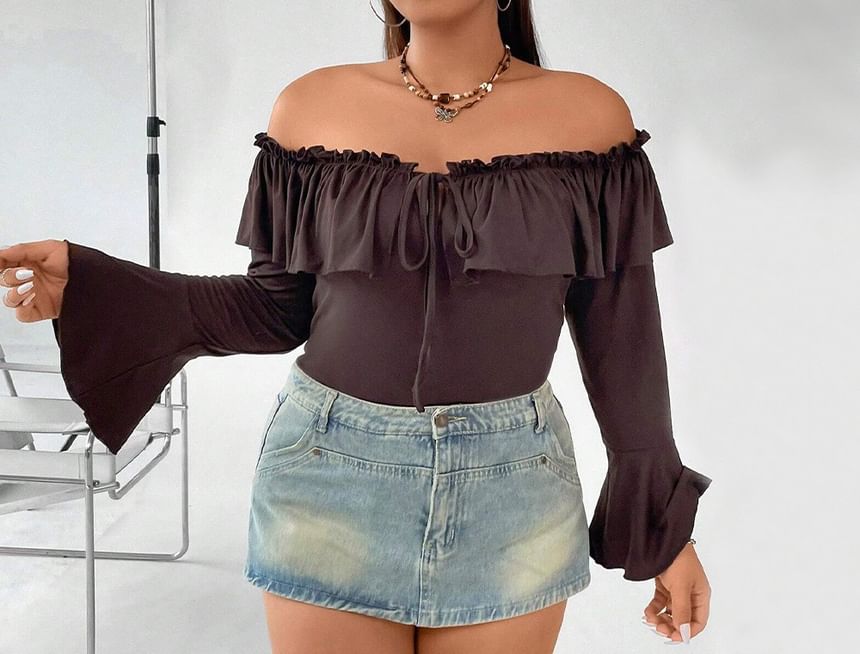 Ruffle Trim Crop Tee with Tie Front