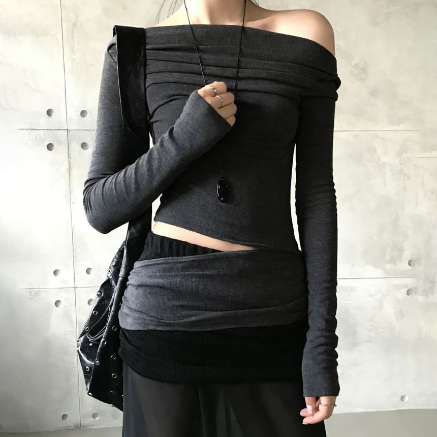Cutout Off-Shoulder T-Shirt Long Sleeve