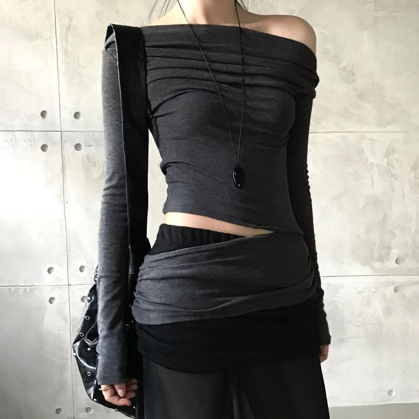 Cutout Off-Shoulder T-Shirt Long Sleeve