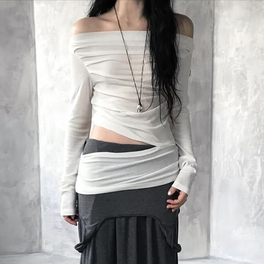 Cutout Off-Shoulder T-Shirt Long Sleeve