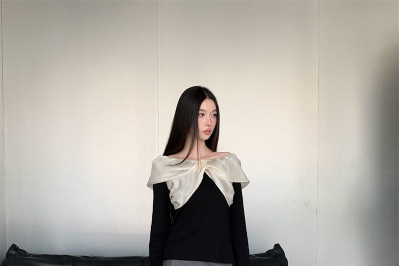 Two Tone Knit Top and Mini Skirt Set - Boatneck