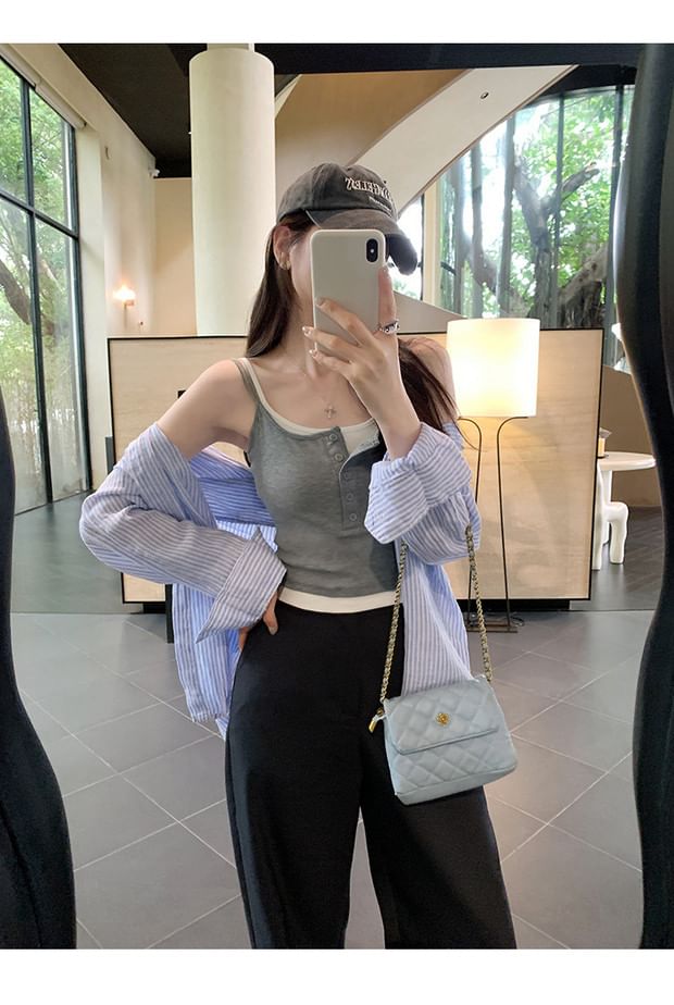Two-Tone Crop Camisole with Scoop Neck and Long Sleeves