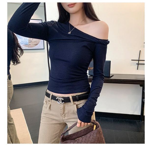 Off-Shoulder Long Sleeve Tee in Solid Tone