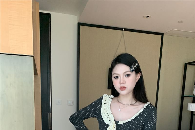 V-Neck Asymmetrical Dotted Lace Ruffled Tee