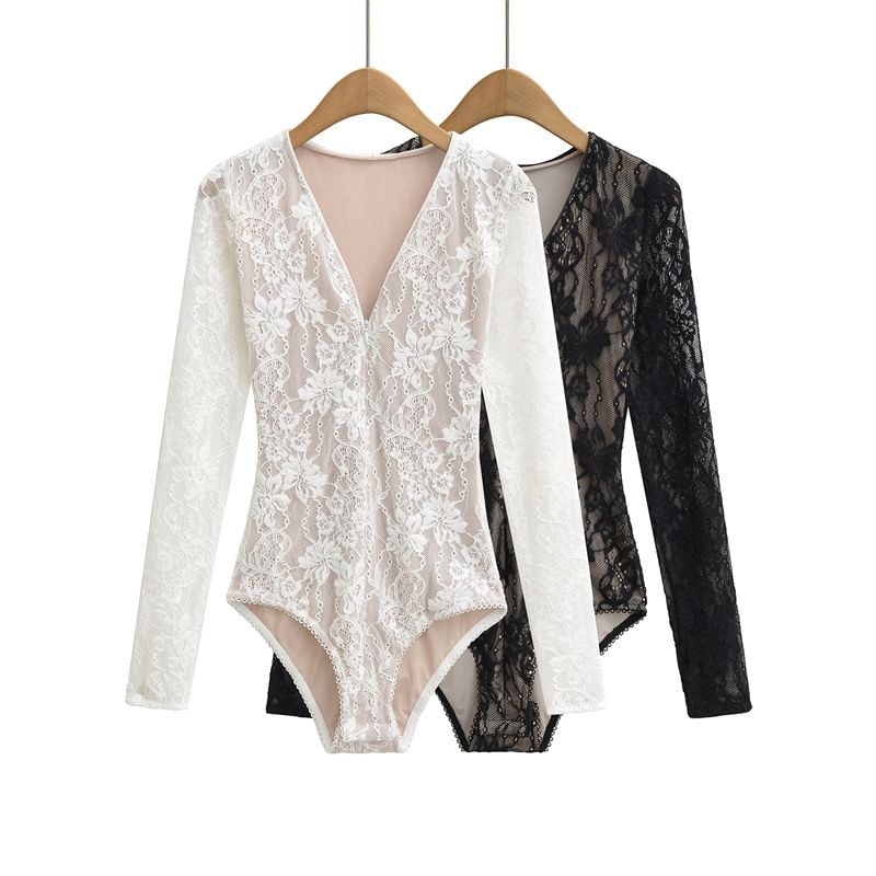 Extended Sleeve V-Neck Lace Bodysuit Blouse