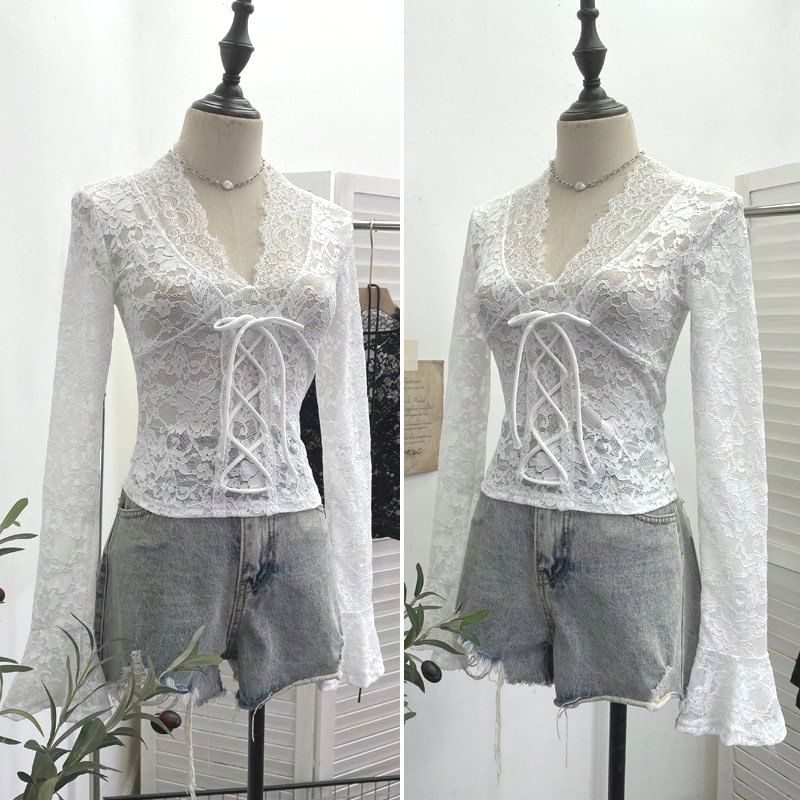 V-Neck Lace-Up Lace Slim Fit Crop Top