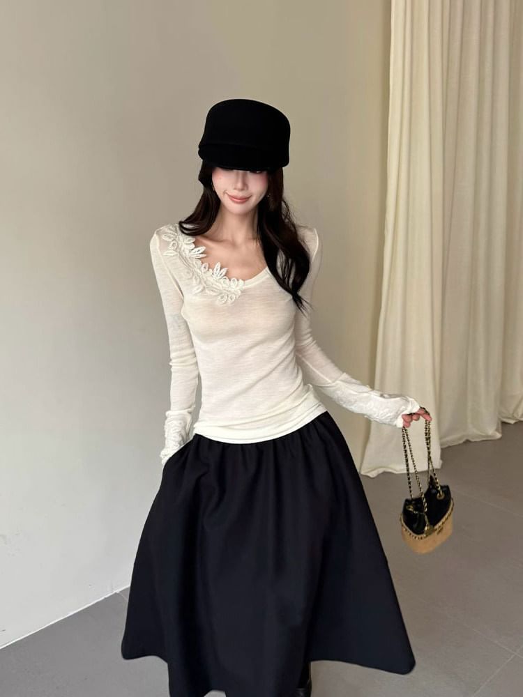 Scoop Neck Lace Panel Slim Fit Tee