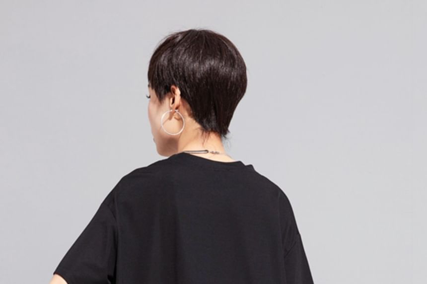 Asymmetric Contrast-Stitch Tee with Patch Pockets - Trendy