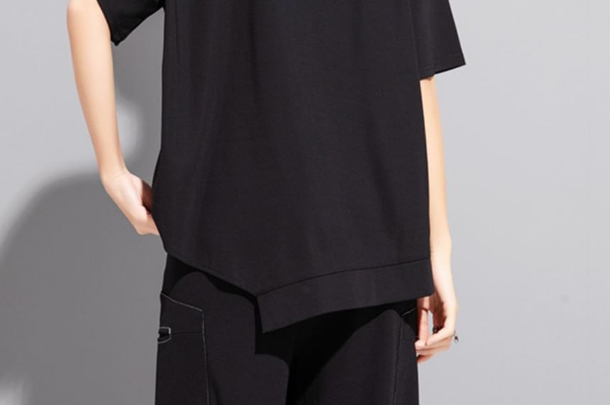 Asymmetric Contrast-Stitch Tee with Patch Pockets - Trendy