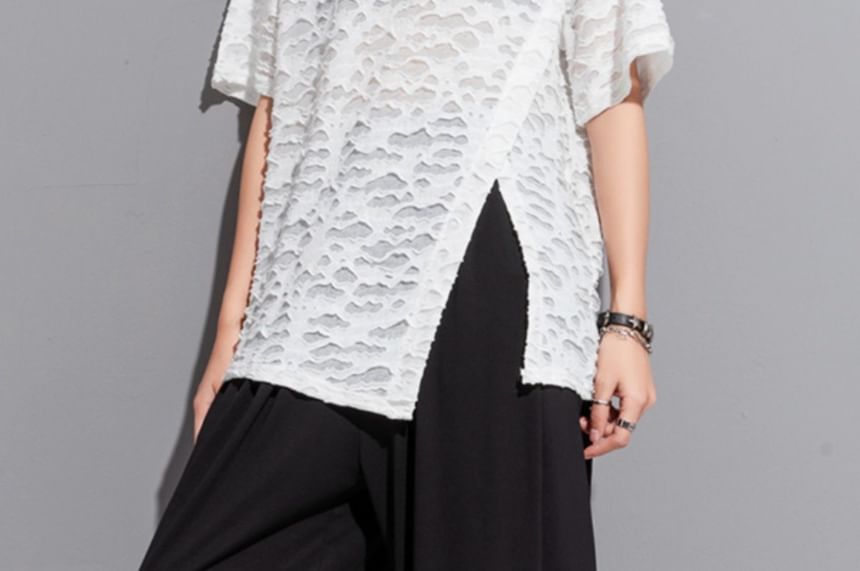 Textured Slit Crew Tee in Solid
