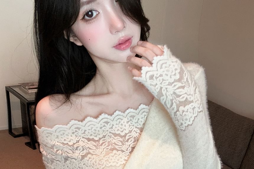 Off Shoulder Lace Trim Ruched Tee