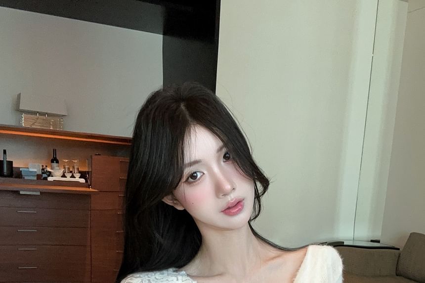 Off Shoulder Lace Trim Ruched Tee