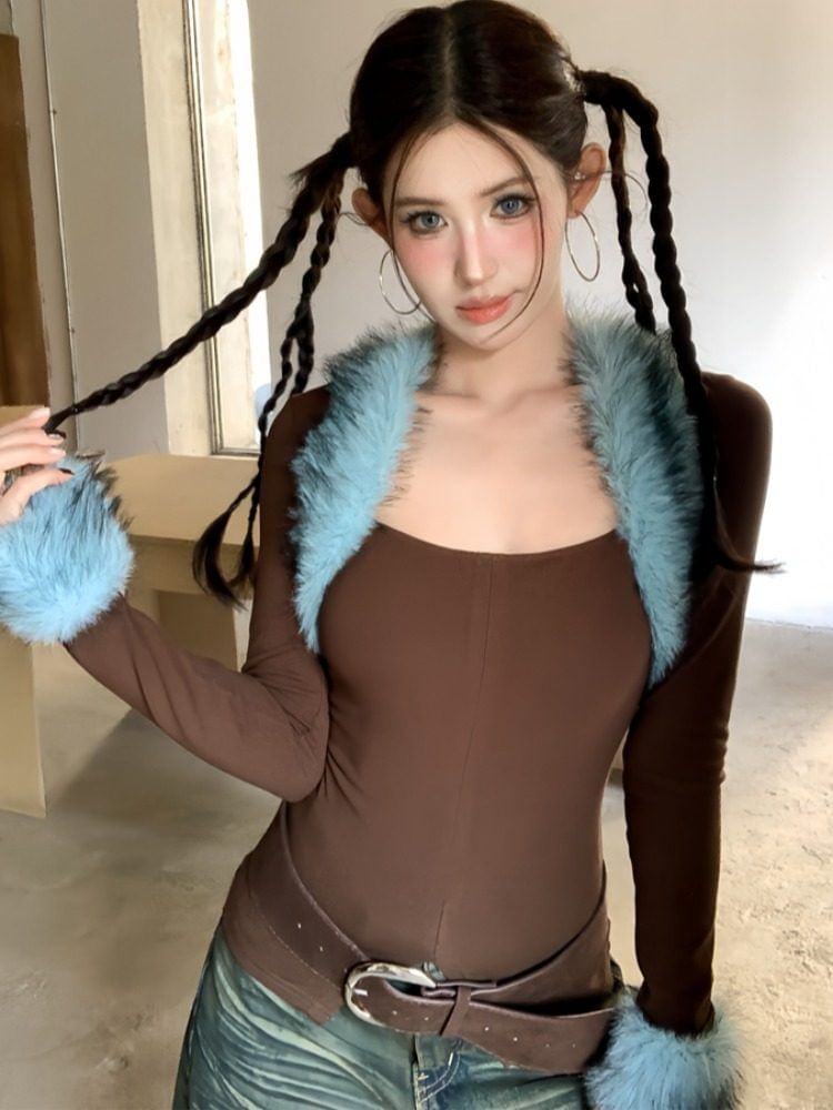 Square Neck Fluffy Panel Slit Tee