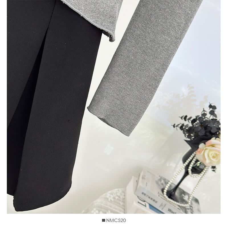 Lace Panel V-Neck Slim Top