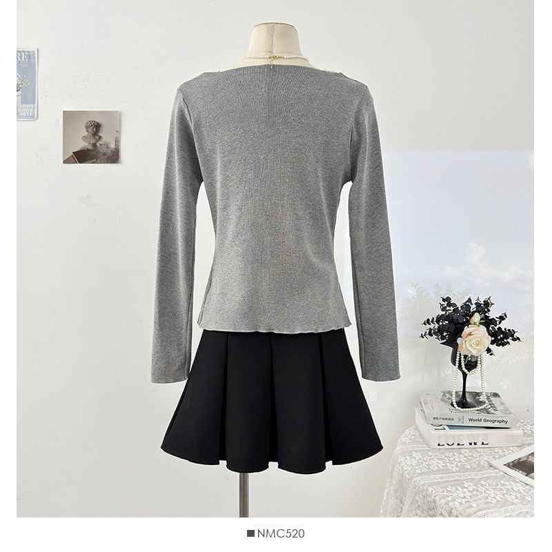 Lace Panel V-Neck Slim Top