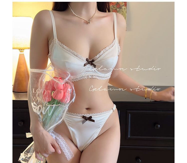 Lace-Trimmed Bralette & Panty Set