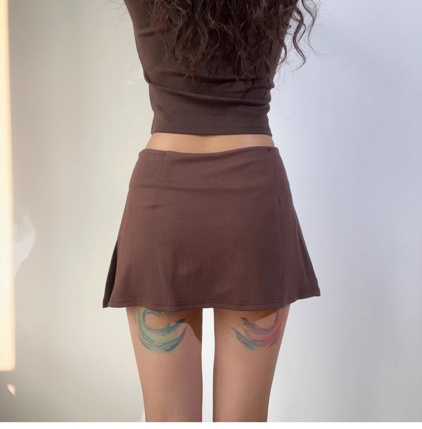 Plain Mini A-Line Mid Rise Skirt
