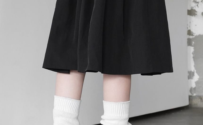 Set: High-Waisted Pleated Midi A-Line Skirt with Pouch