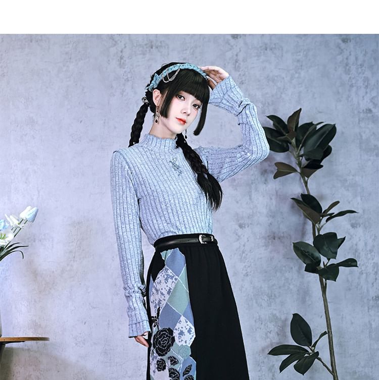 Argyle V-Neck Cardigan with High-Waisted Knit Maxi A-Line Skirt