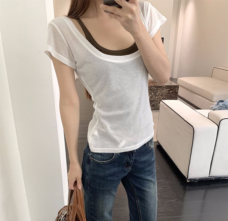 Solid Cropped Sleeveless Blouse