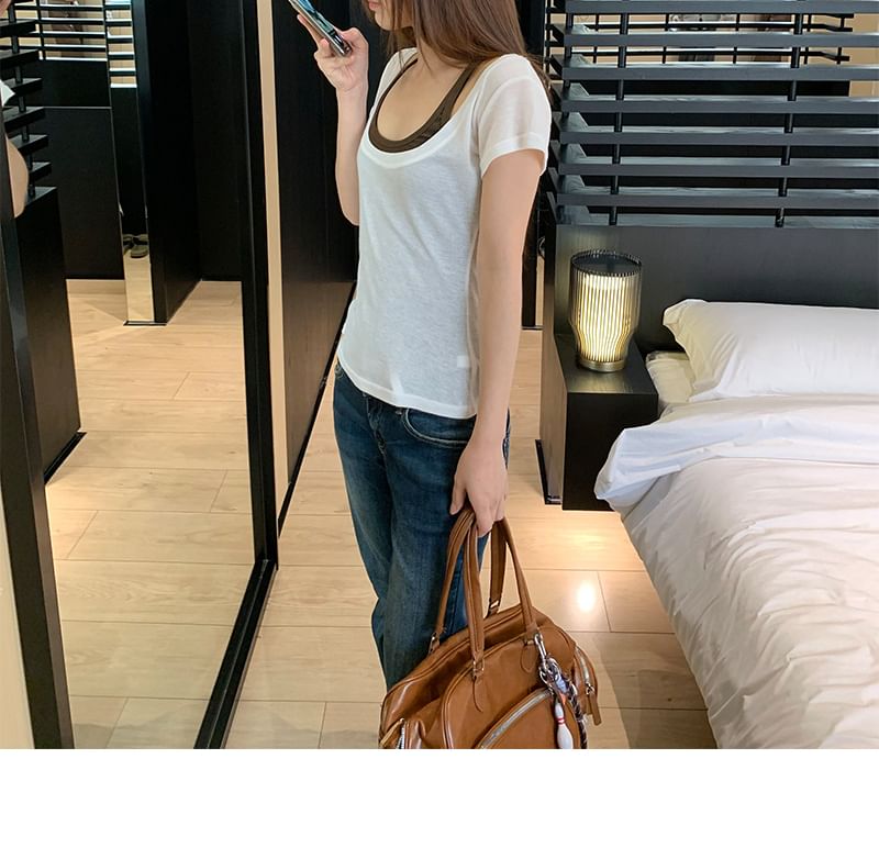 Solid Cropped Sleeveless Blouse