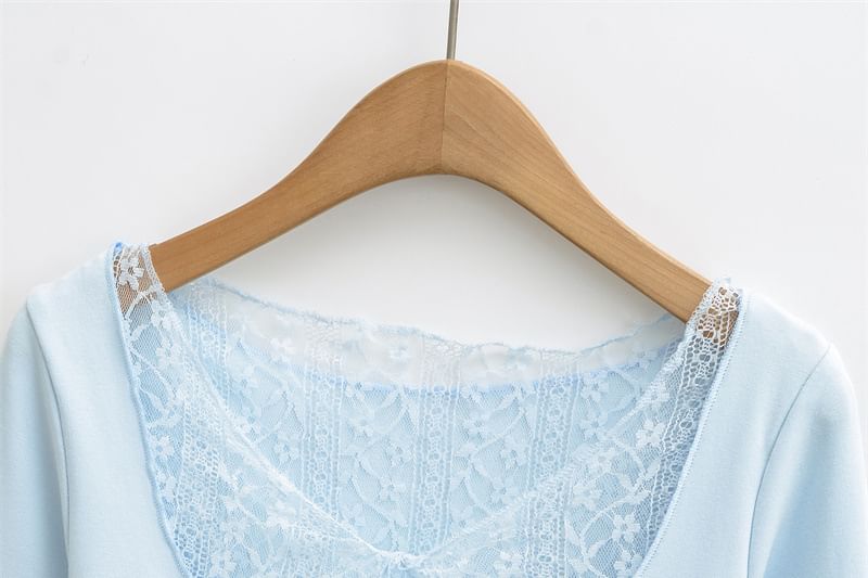 Twisted Slit Crop Tee with Lace Panel and V-Neck