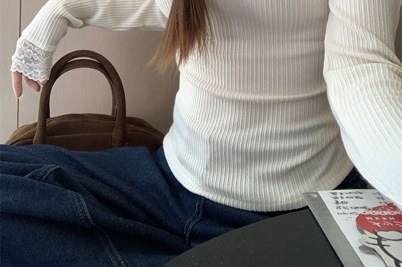 Lace Trim Long Sleeve Solid Color Tee