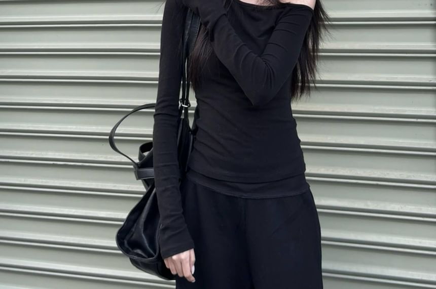 Asymmetric Off Shoulder Long Sleeve Solid Tee