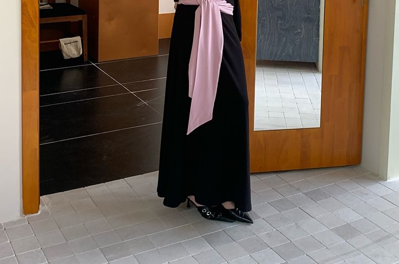 One Shoulder Asymmetric Top with Two Tone Tie-Up Maxi A-Line Skirt