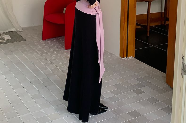 One Shoulder Asymmetric Top with Two Tone Tie-Up Maxi A-Line Skirt