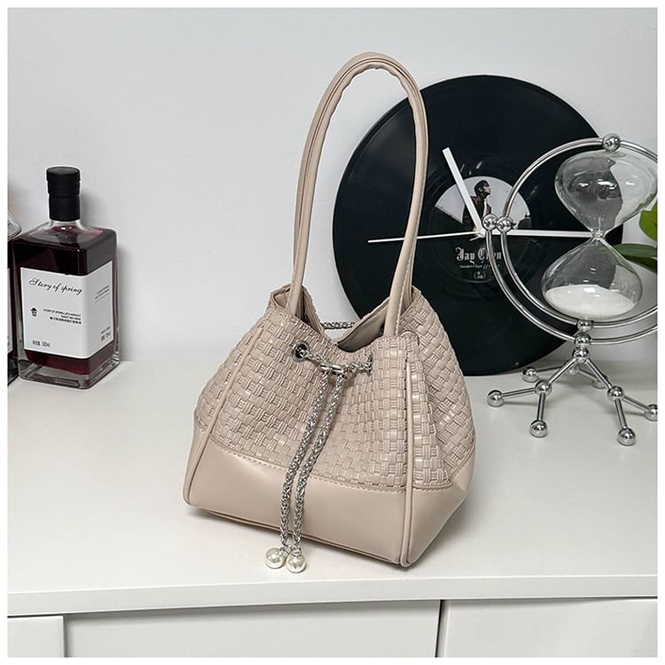 Faux Pearl Drawstring Woven Bucket Bag