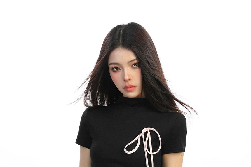 Short-Sleeve Mock Neck Solid Ruffle Trim Tee