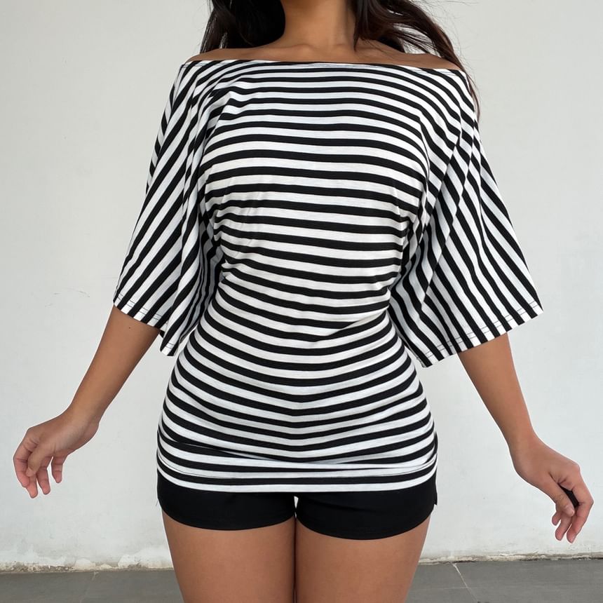 Dolman Sleeve Boat Neck Plain Button Detail Loose-Fit Tee