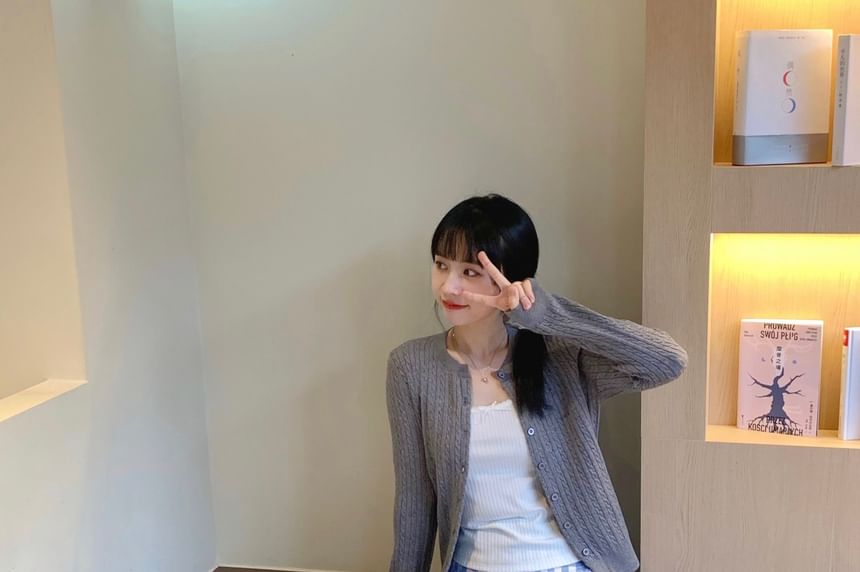Round Neck Plain Cable Knit Cardigan / Mid Rise Plaid Maxi A-Line Skirt