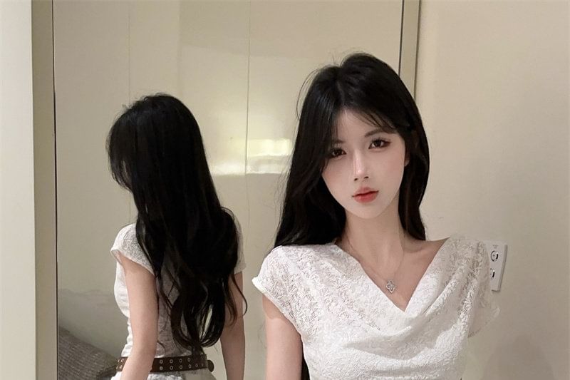 Duo: Short Sleeve V-Neck Lace Asymmetrical Shirt with Belt