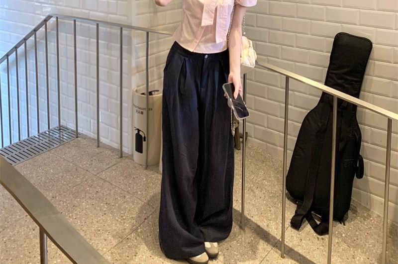 Short Sleeve Cold Shoulder Ribbon Accent Cropped Tee
