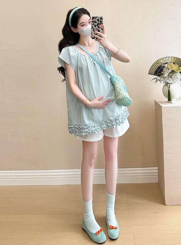 Maternity Short-Sleeve Solid Blouse & Shorts Set
