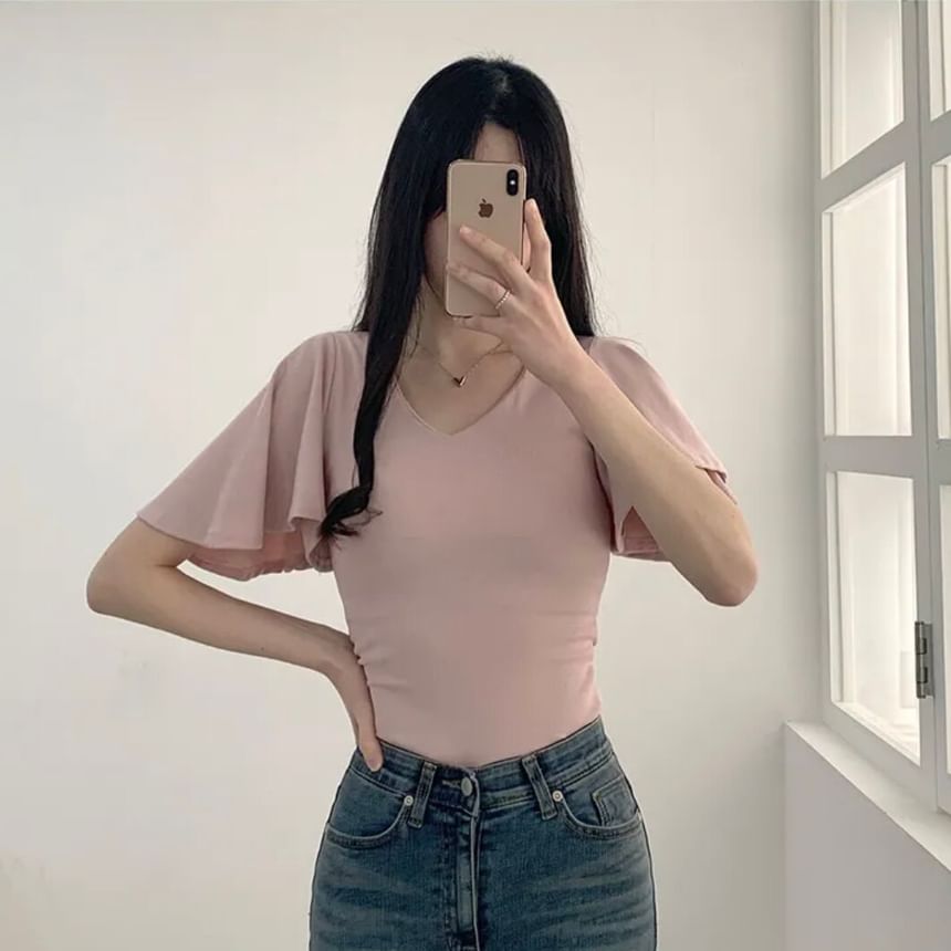 Cropped V-Neck Tee with Sleeveless Style