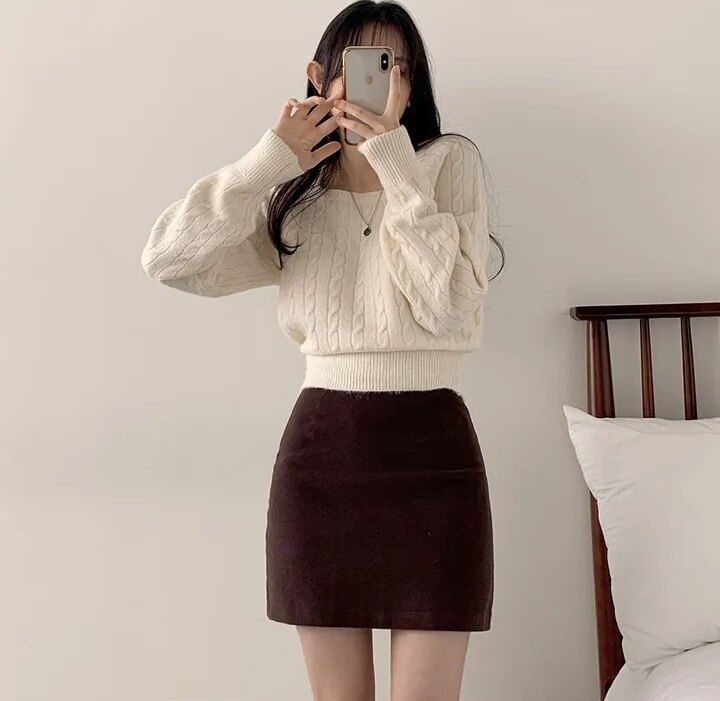 Square Neck Cropped Knit Top with Long Sleeves