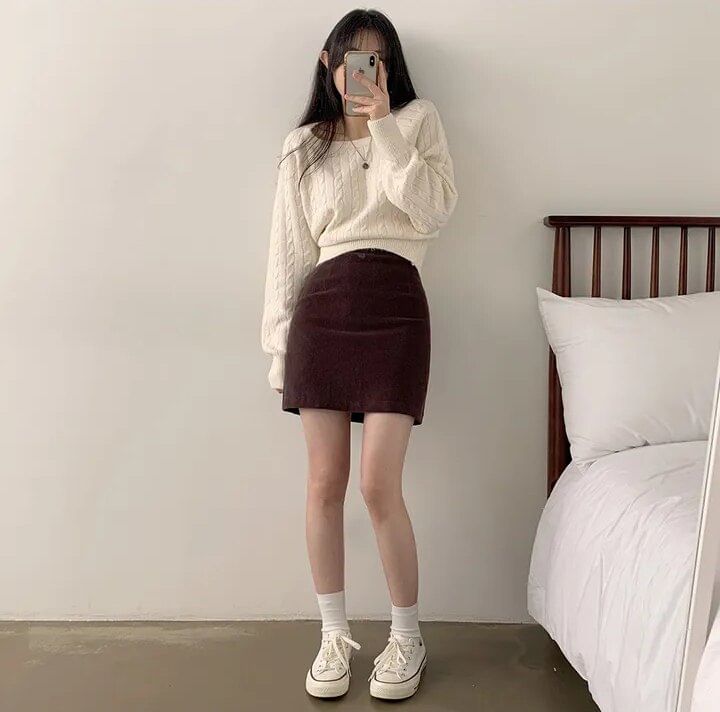 Square Neck Cropped Knit Top with Long Sleeves