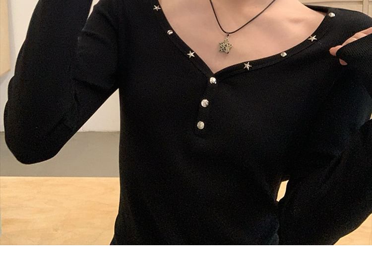 Long Sleeve V-Neck Plain Studded Tee