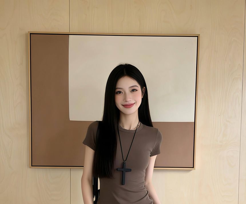 Short Sleeve Crew Neck Plain Slim Fit Tee