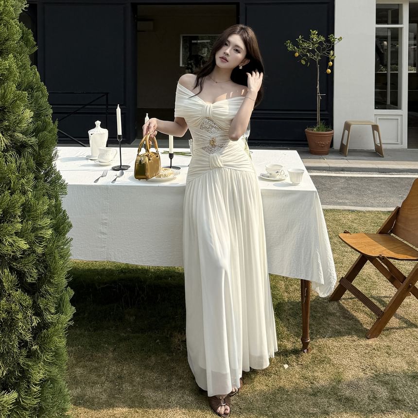 Off Shoulder Plain Lace Panel Ruched Maxi A-Line Dress