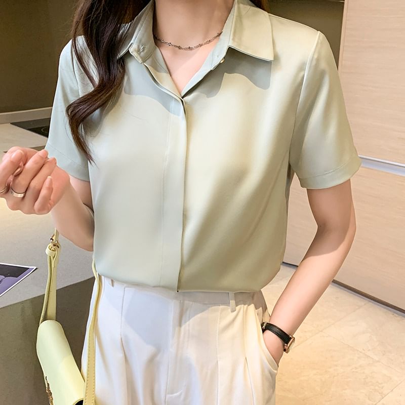 Short-Sleeve Collared Button-Up Solid Blouse