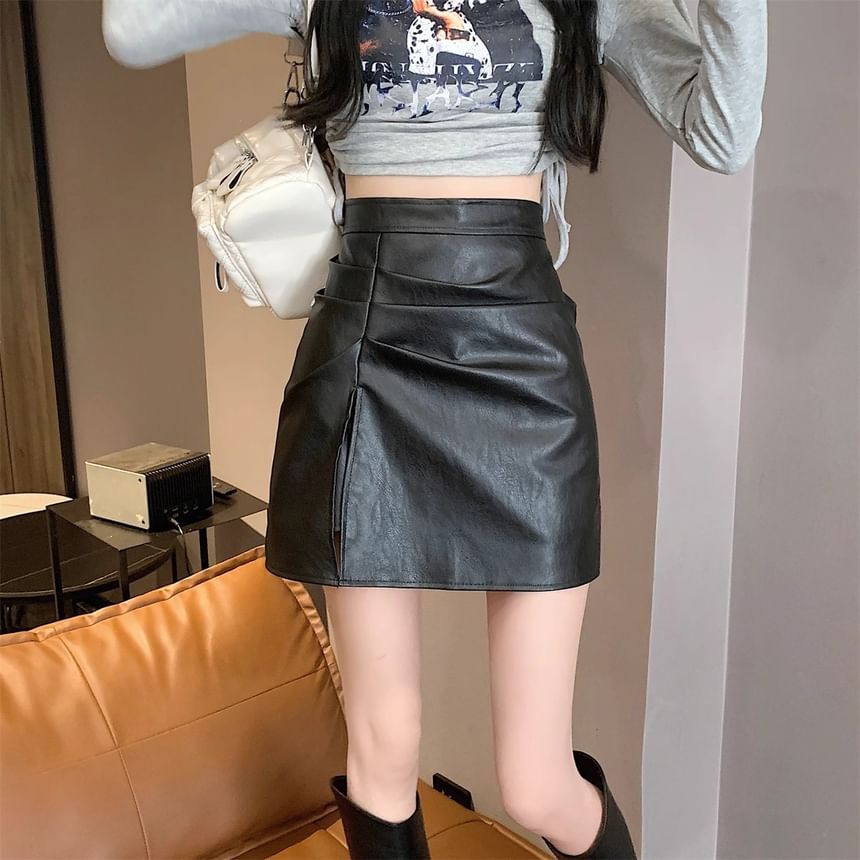 Ruched Slit Faux Leather Mini Skirt - Altfashion Shop