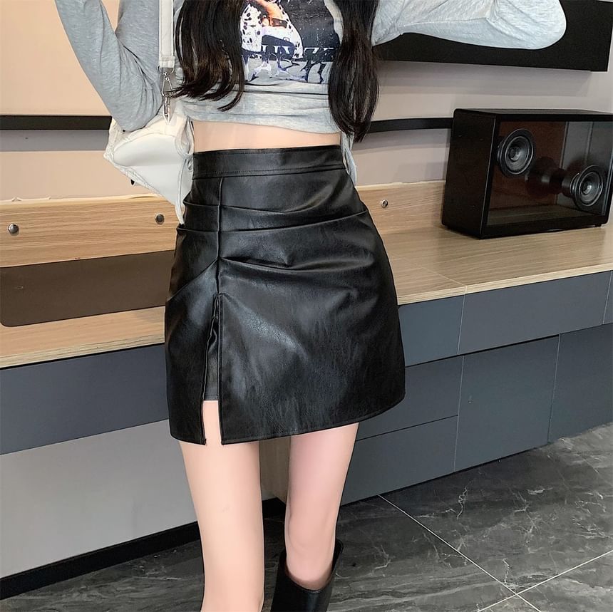 Ruched Slit Faux Leather Mini Skirt - Altfashion Shop