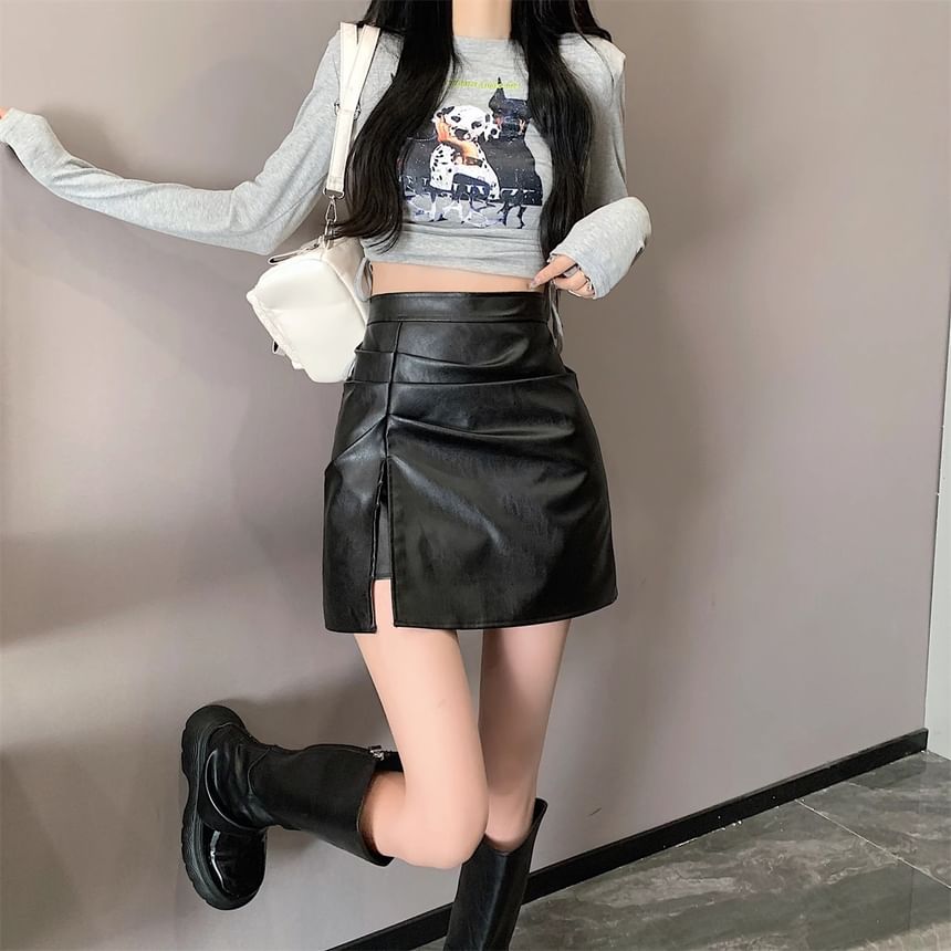 Ruched Slit Faux Leather Mini Skirt - Altfashion Shop