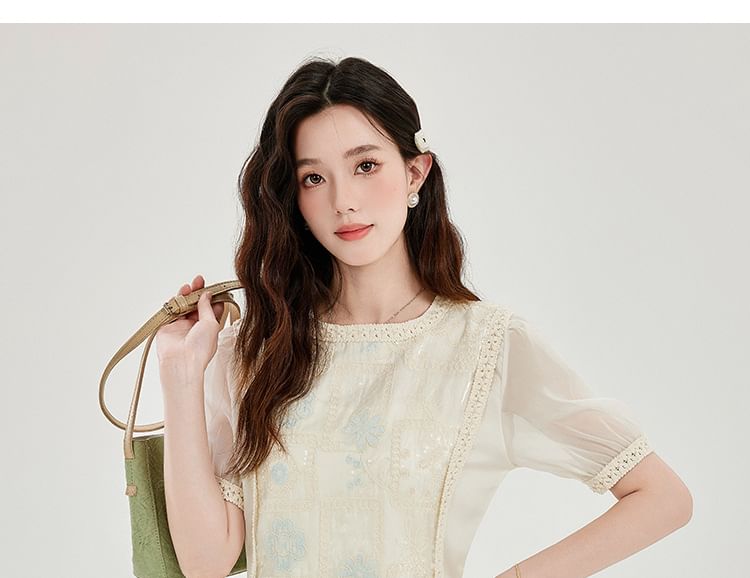 Short-Sleeve Crewneck Lace Maxi A-Line Dress